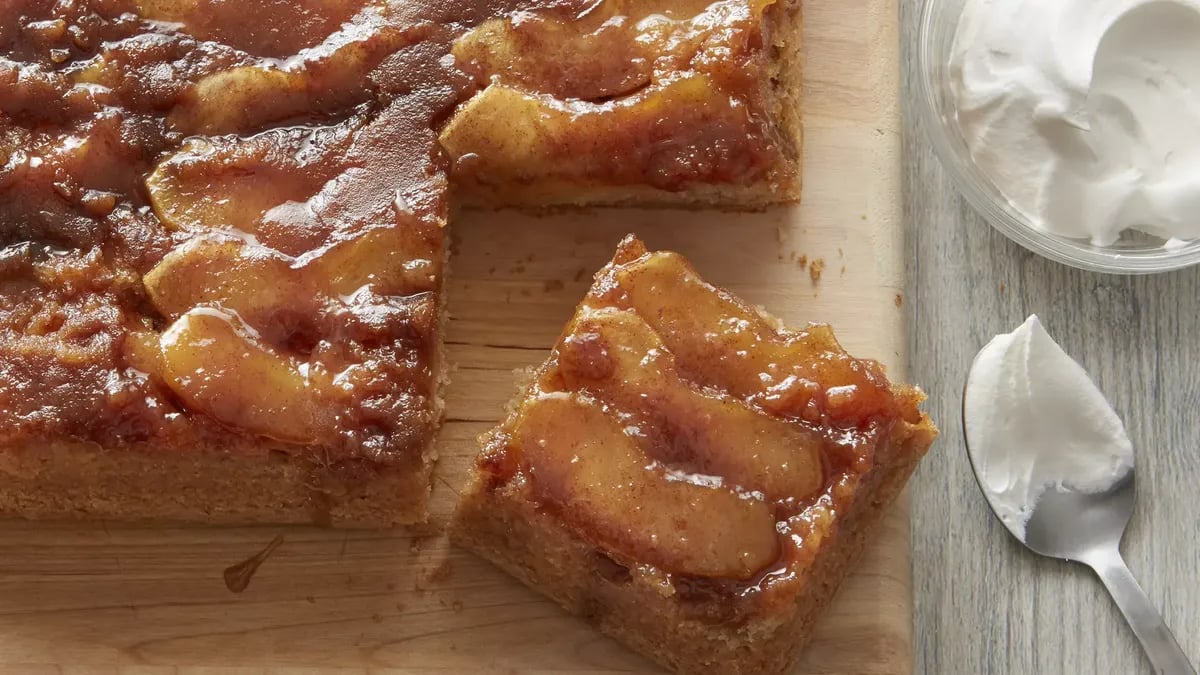 Caramel-Apple Upside-Down Cake