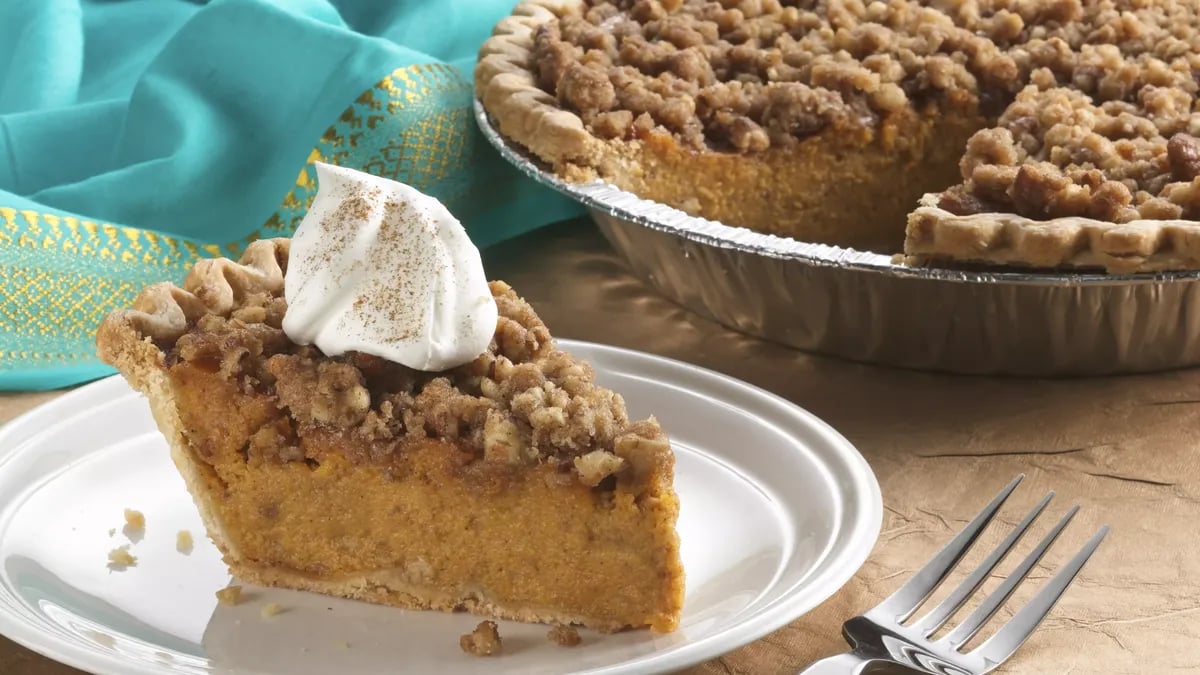 Cinnamon Streusel Sweet Potato Pie