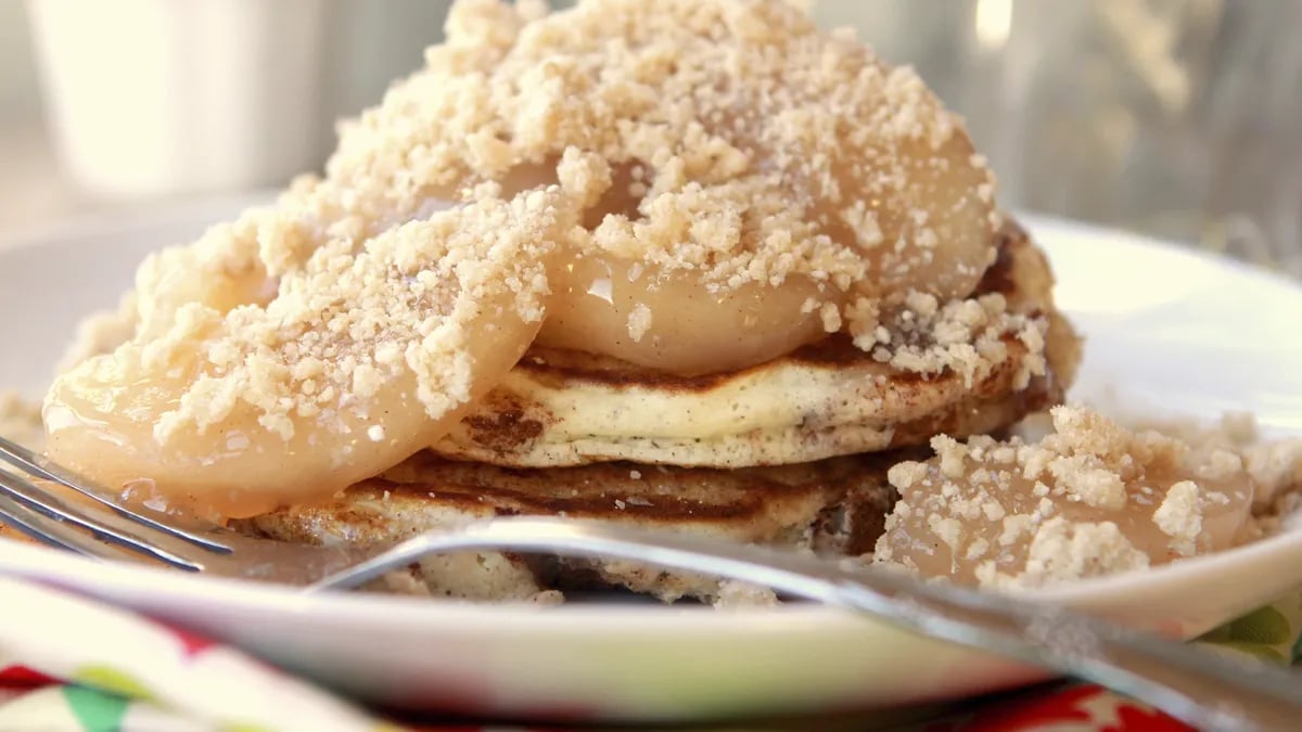 Cinnamon-Swirl Apple Flapjacks