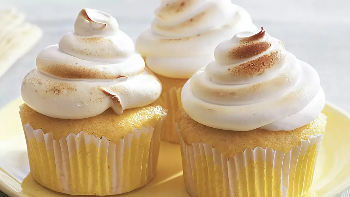 Lemon Meringue Surprise Cupcakes