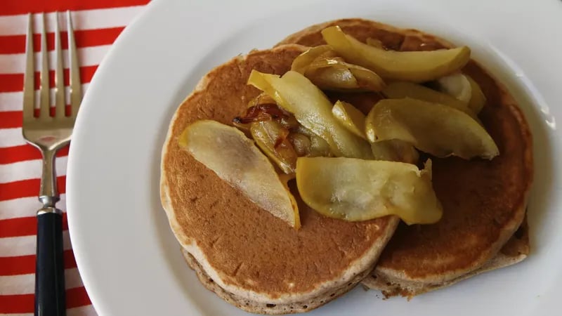 Apple Cinnamon Bisquick Pancakes