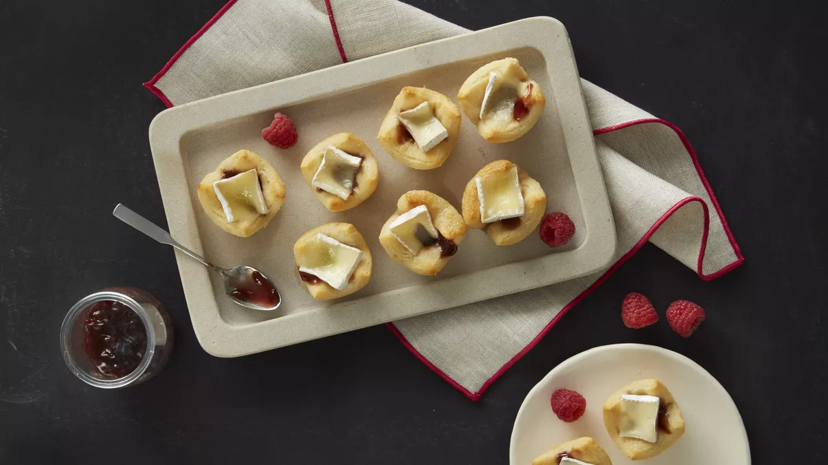 Raspberry-Jalapeño Brie Cups