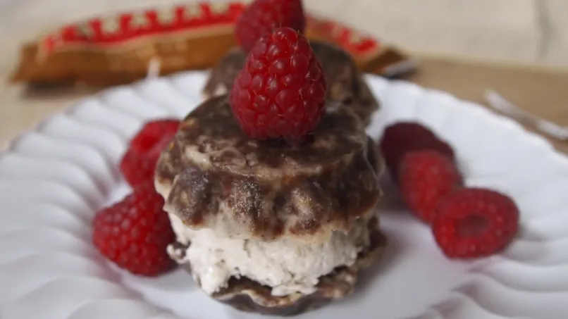 Ice Cream Sandwich with Lärabar™