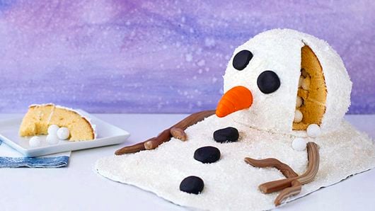 Snowman Cake - Maria's Mixing Bowl Snowman Cake