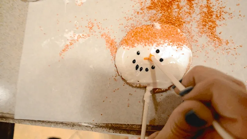 Step-By-Step Sugar Cookie Snowmen Pops