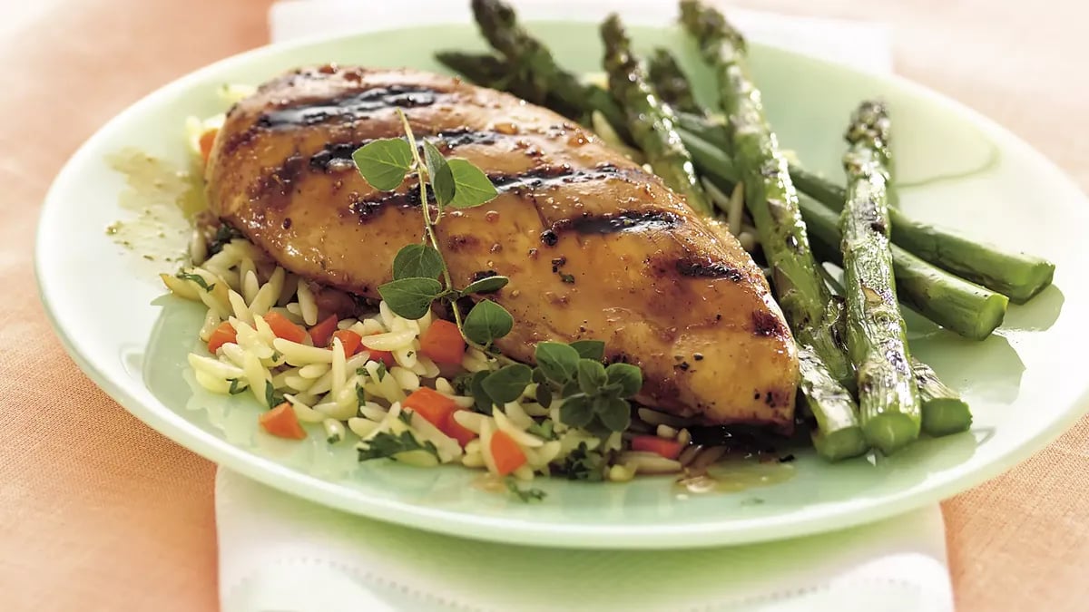 Grilled Chicken with Oregano Peach Sauce