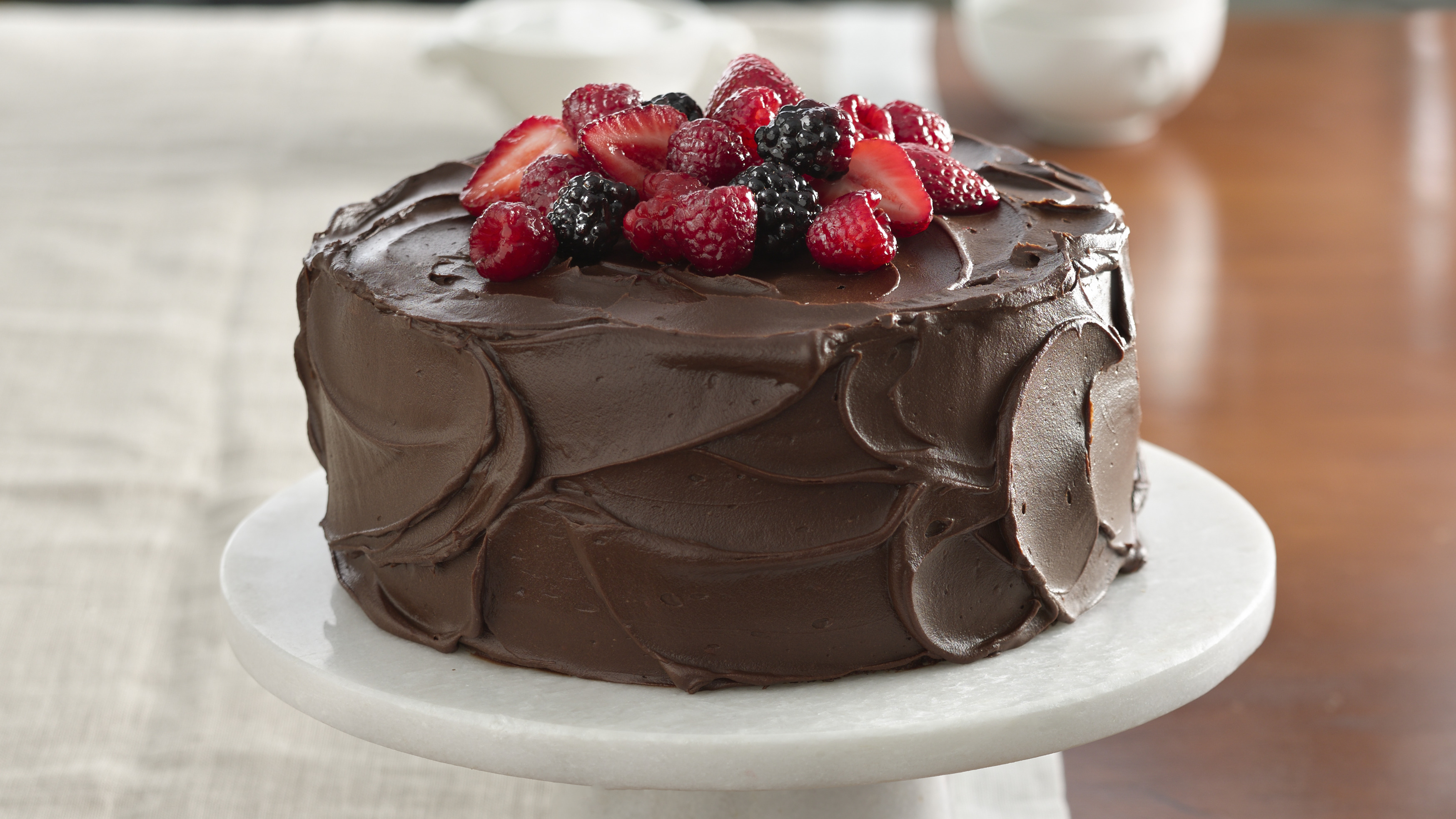 chocolate berry jello cake | foodgawker