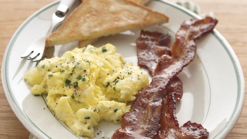 Extra-Moist Scrambled Eggs with Chives