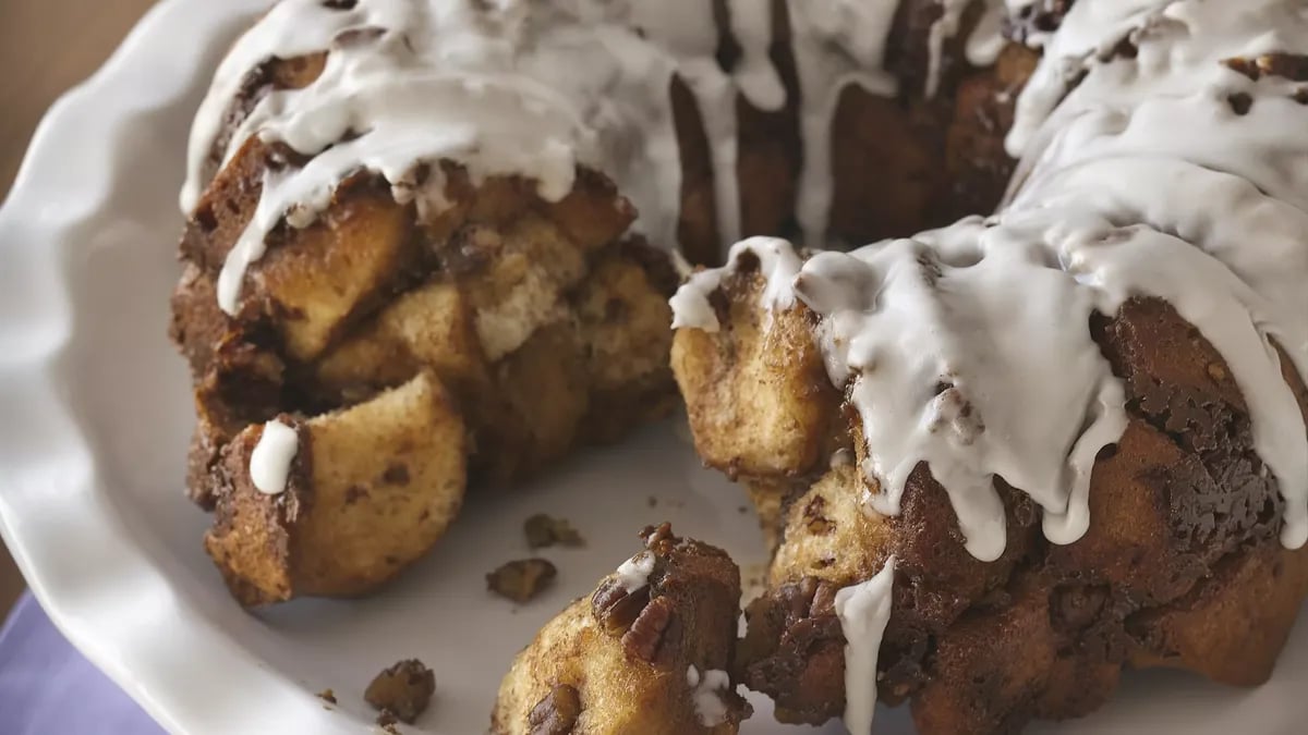 Cinnamon-Pecan Pull Apart