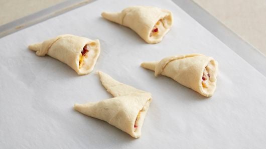 How to make a Crescent Dough Cornucopia (and slay Thanksgiving