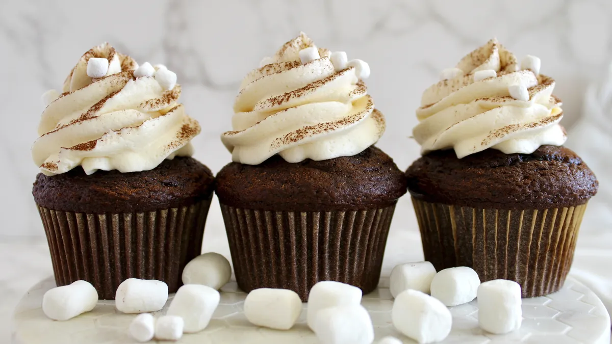  Hot Cocoa Cupcakes with Marshmallow Buttercream