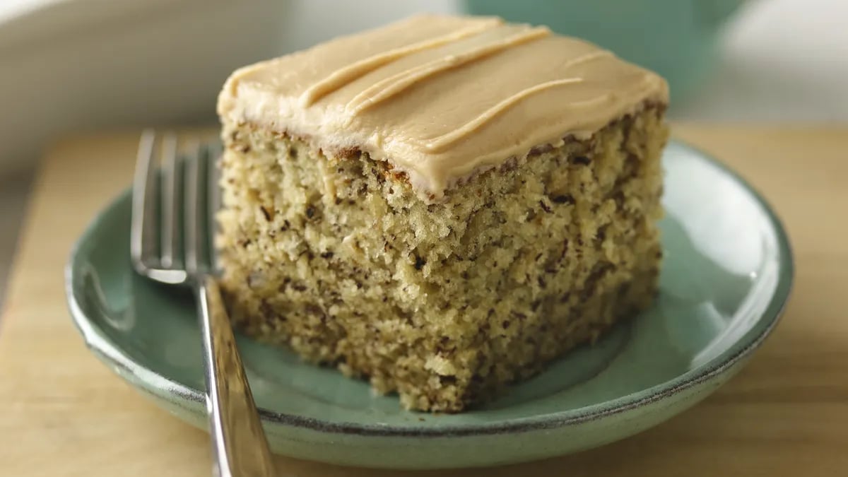 Banana-Nut Cake with Peanut Butter Frosting