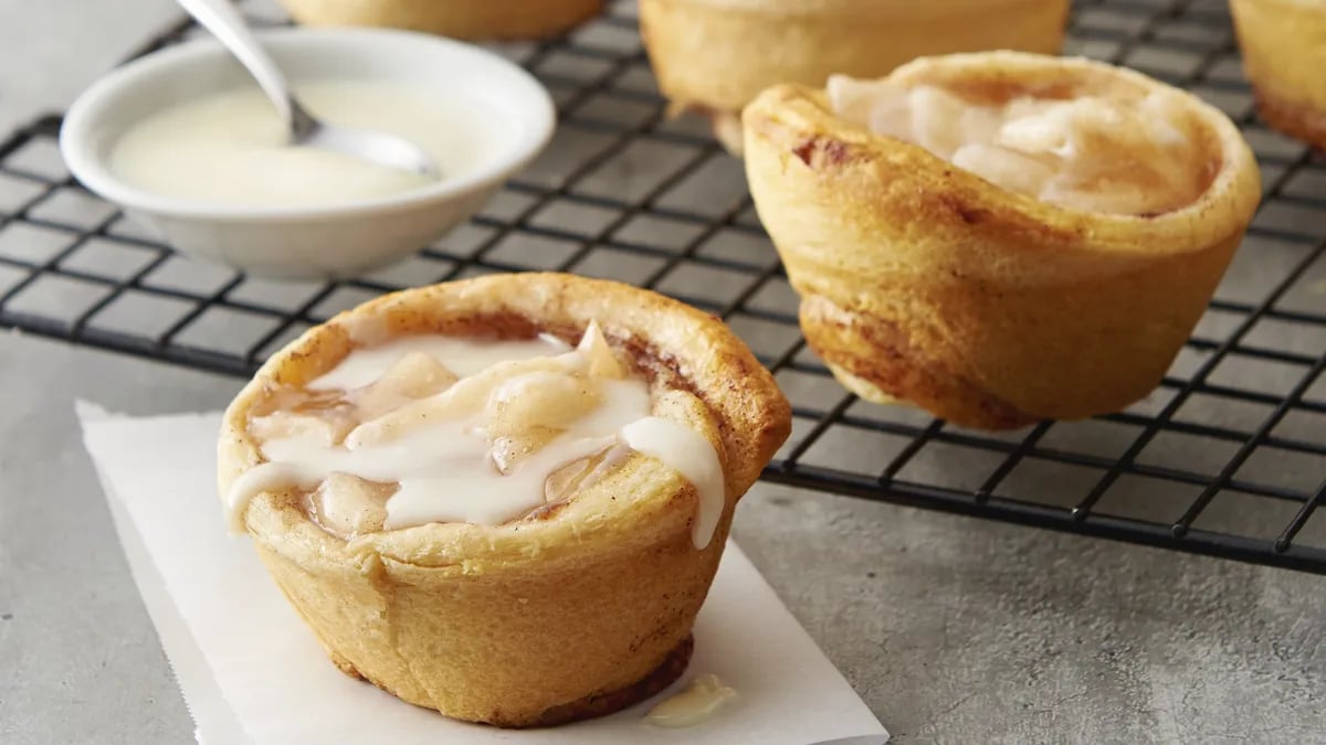 2-Ingredient Apple Pie Cups