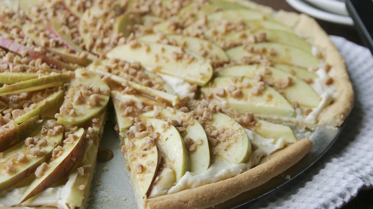 Caramel Apple Cookie Pizza