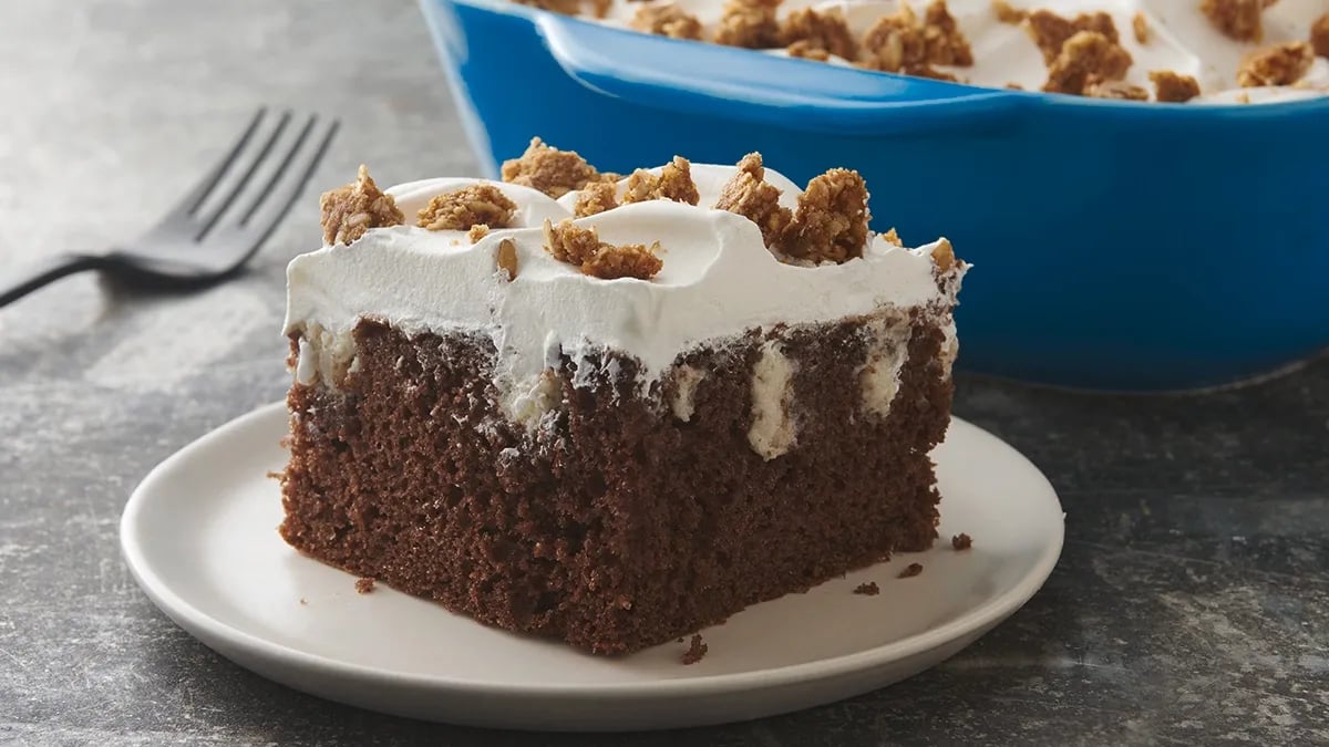 S'mores Poke Cake