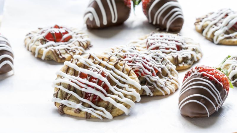 Easy Chocolate-Strawberry Cookies