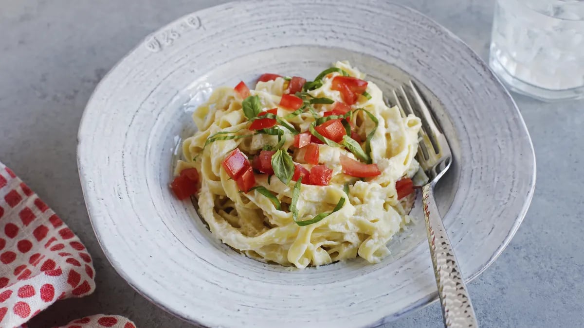 Fettuccine with Ricotta, Tomatoes and Basil