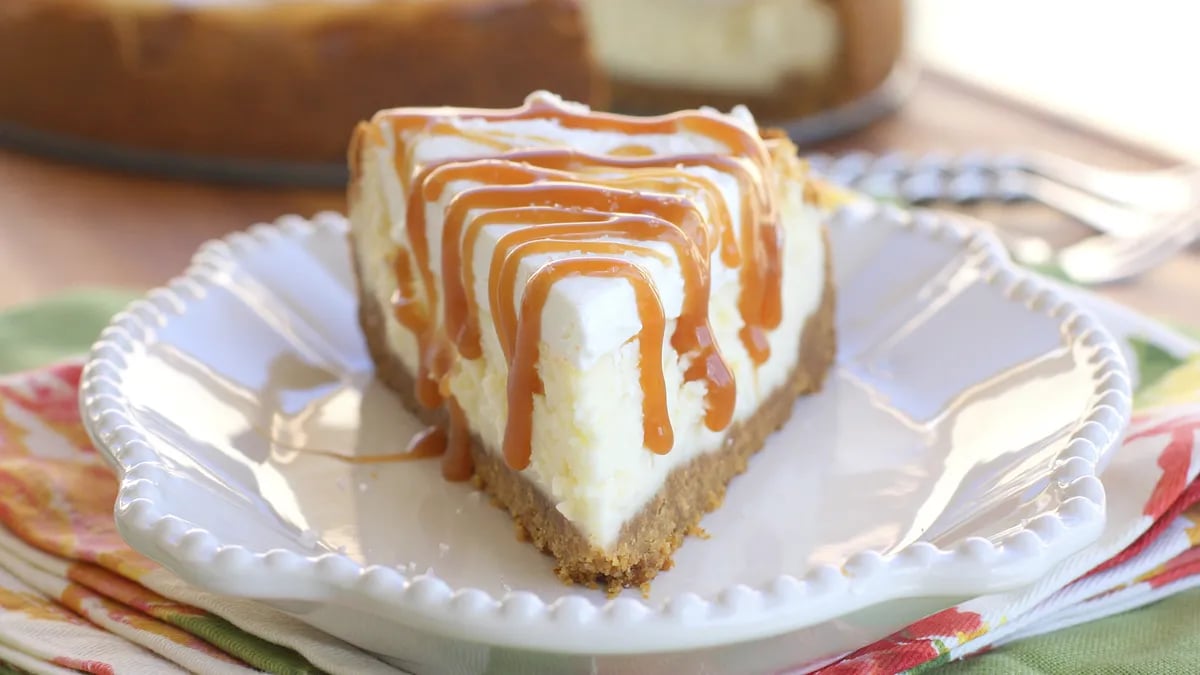 Vanilla Cheesecake with Salted Caramel