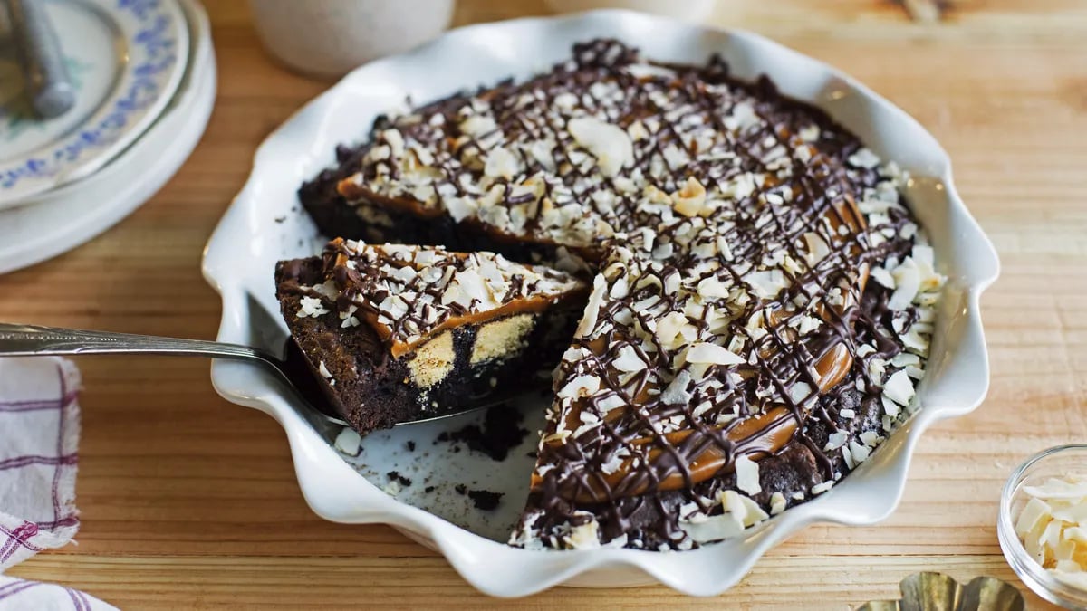 Samoa Brownie Pie