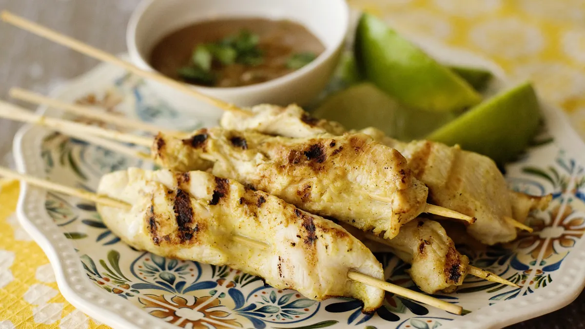 Chicken Satay with Peanut Dipping Sauce