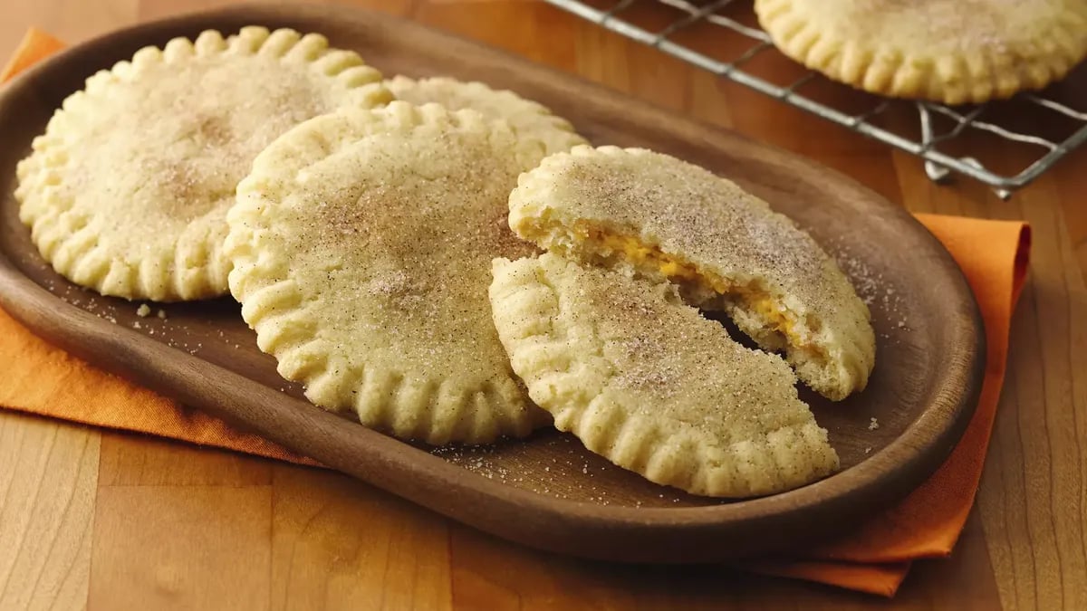 Pumpkin Pie-Stuffed Cookies