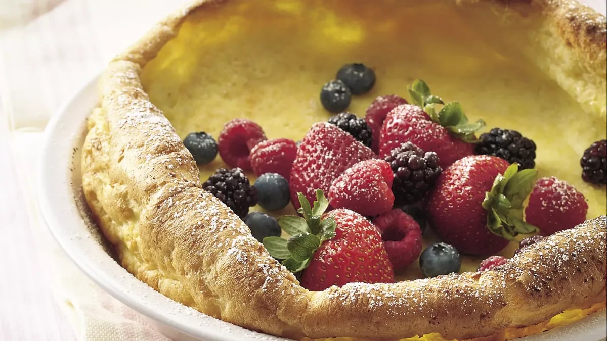 Dutch Baby Pancake with Berry Topping