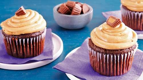 Easy Vanilla Glaze for Cupcakes - Peanut Blossom