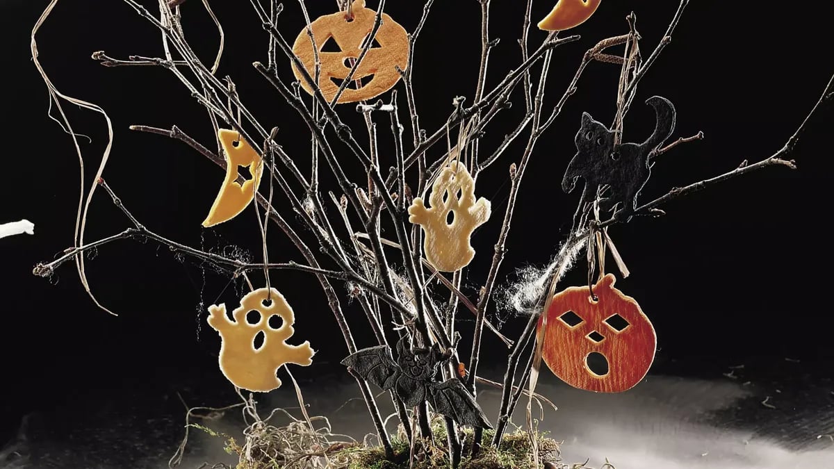 Spooky Halloween Tree