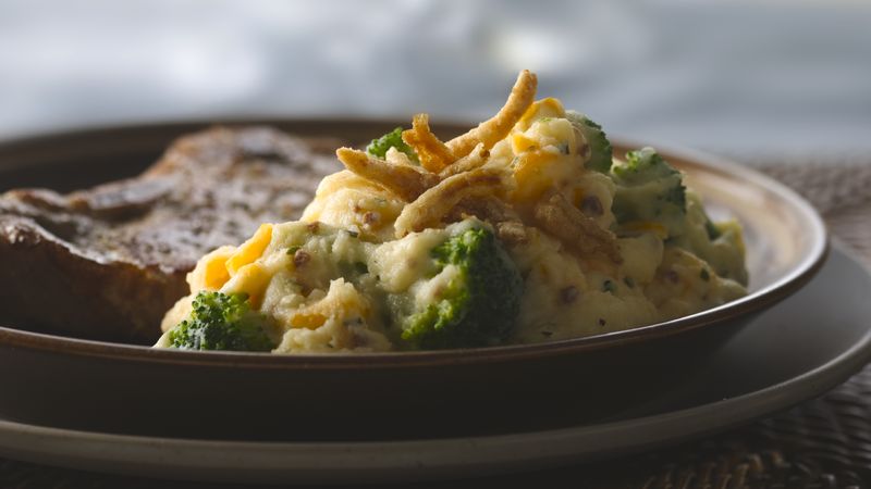 Cheesy Broccoli Mashed Potatoes
