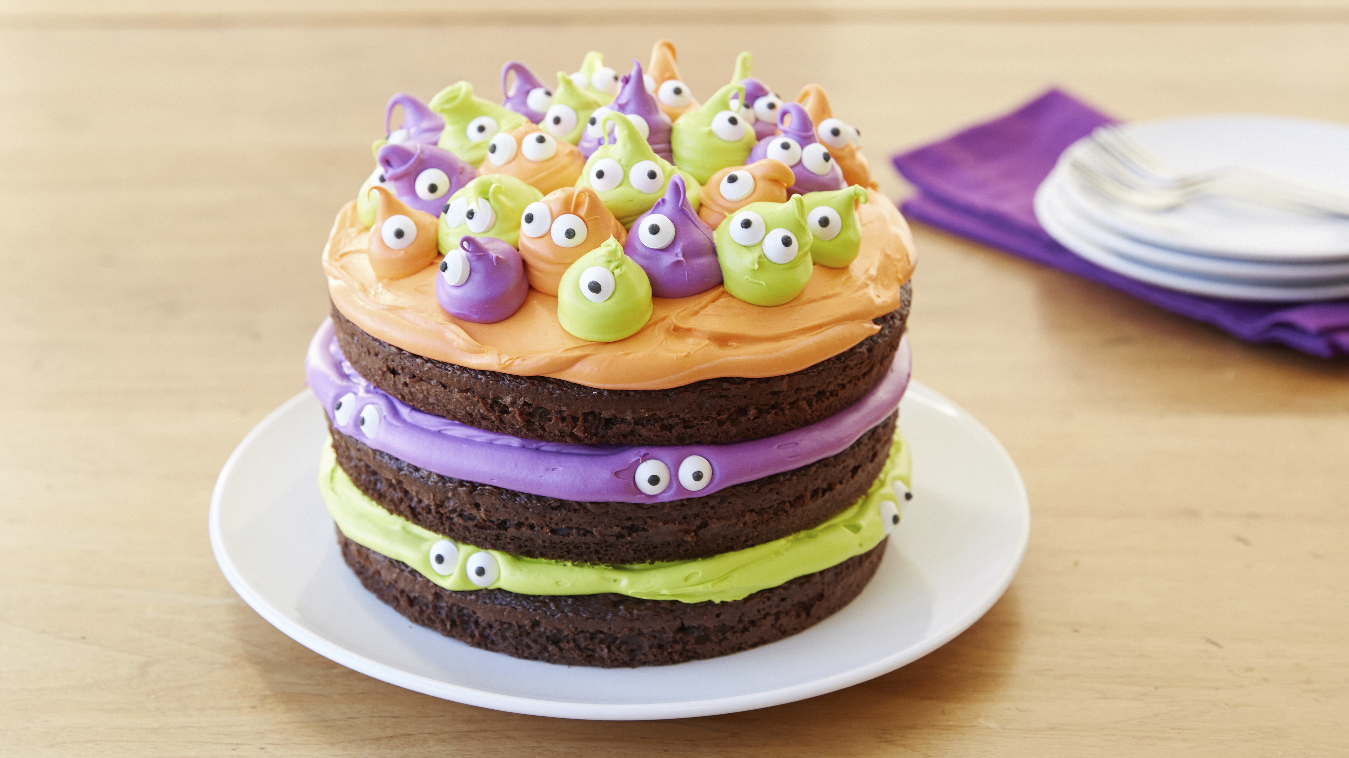 Easy Halloween Cake - Two Sisters