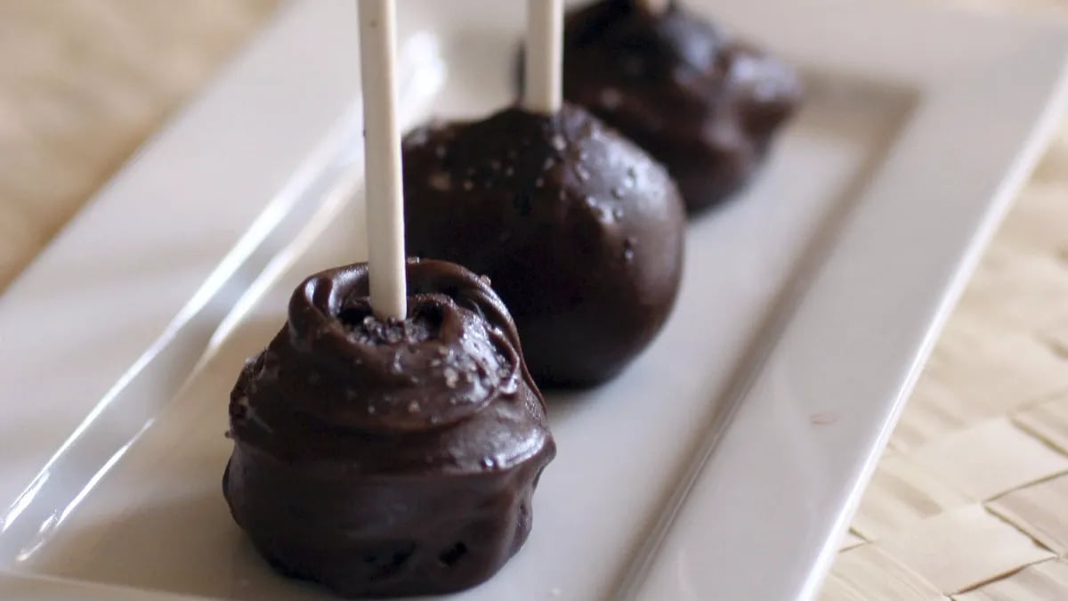 Chocolate Chipotle Truffle Pops