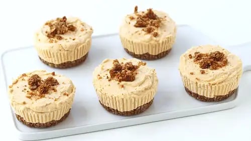 No-Bake Mini Pumpkin Cheesecakes