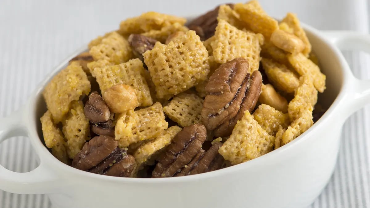 Cornbread Chex Mix