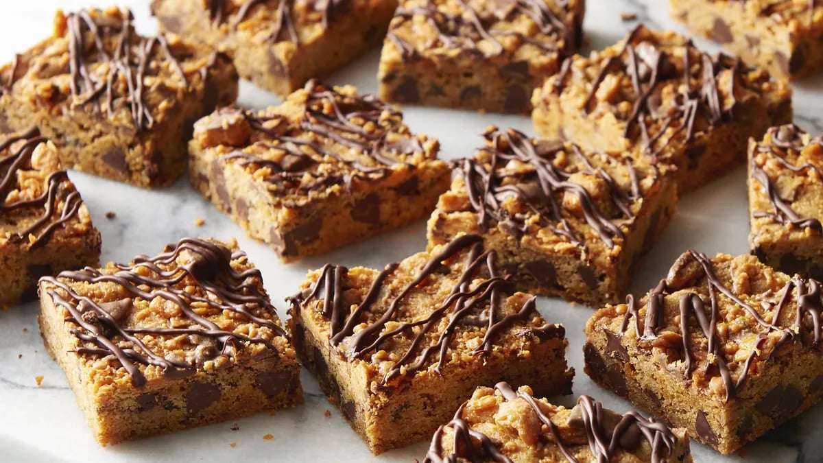 5-Ingredient Butterfinger™ Cookie Bars