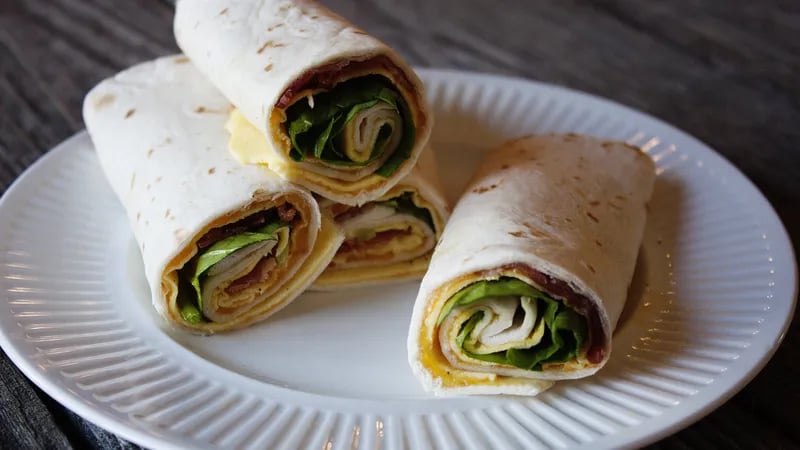 Bacon-Cheddar-Spinach Breakfast Wrap