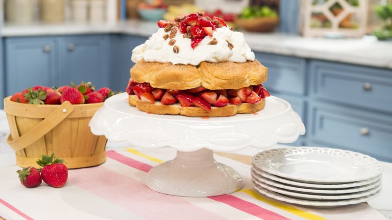 Strawberry Biscuit Cake 