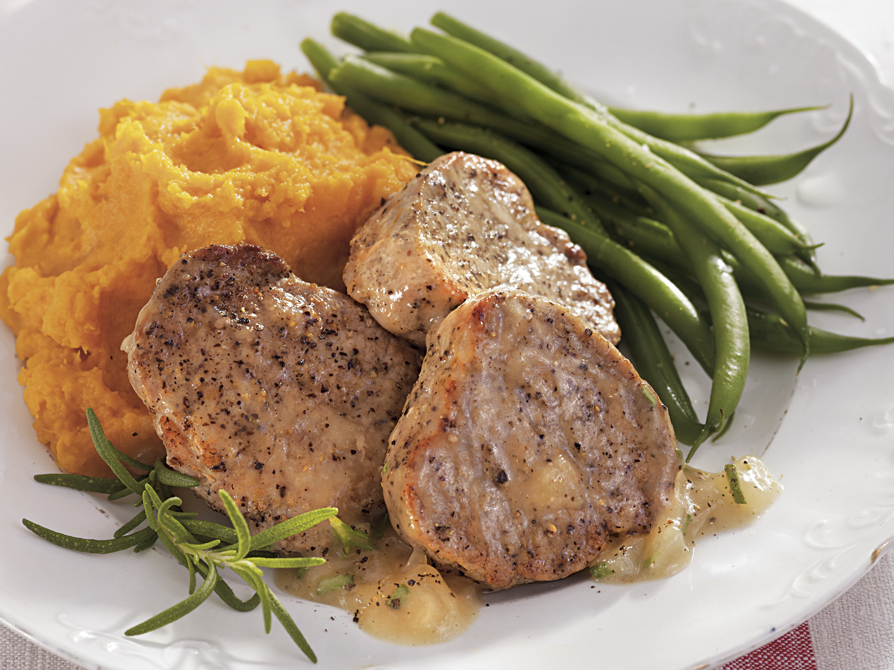 Pork Medallions With Apple Cider Gravy Recipe - BettyCrocker.com