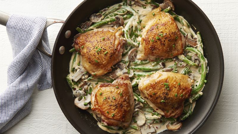 Skillet Chicken Thighs with Green Beans and Mushrooms