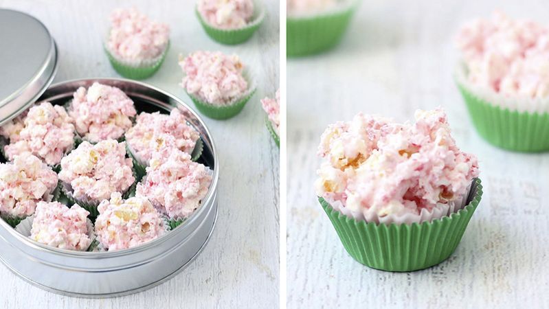 Peppermint Popcorn Clusters