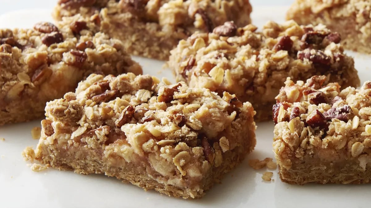 Vegan Apple-Pecan Crumble Bars