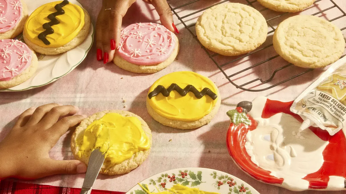 Charlie Brown Ornament Cookies