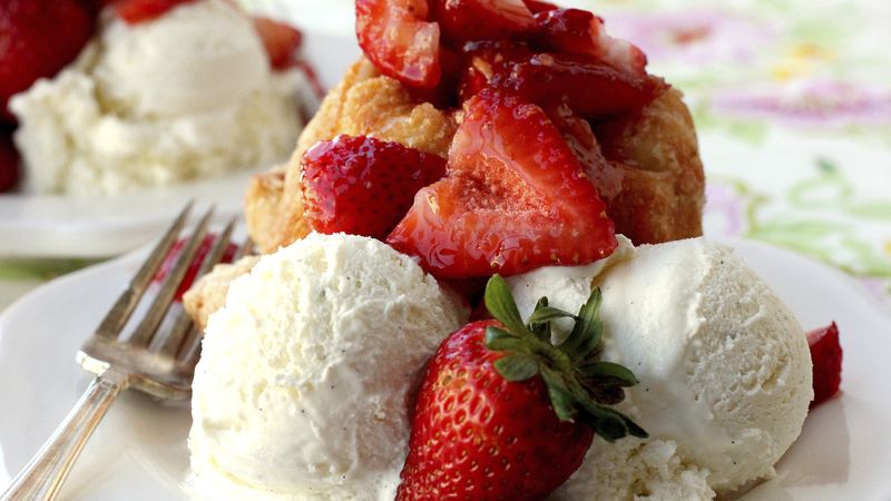 Strawberry-Shortcake Monkey Bread