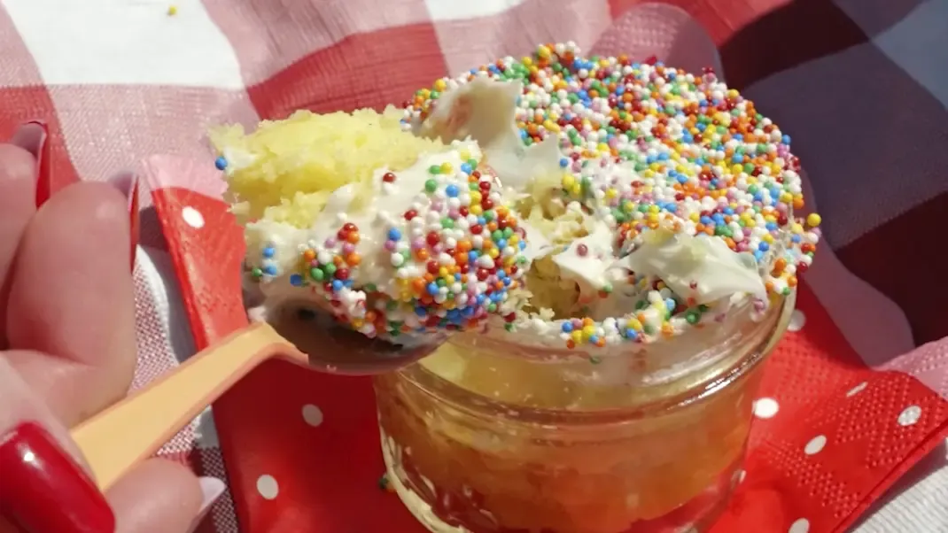 Easy Sprinkle Cakes