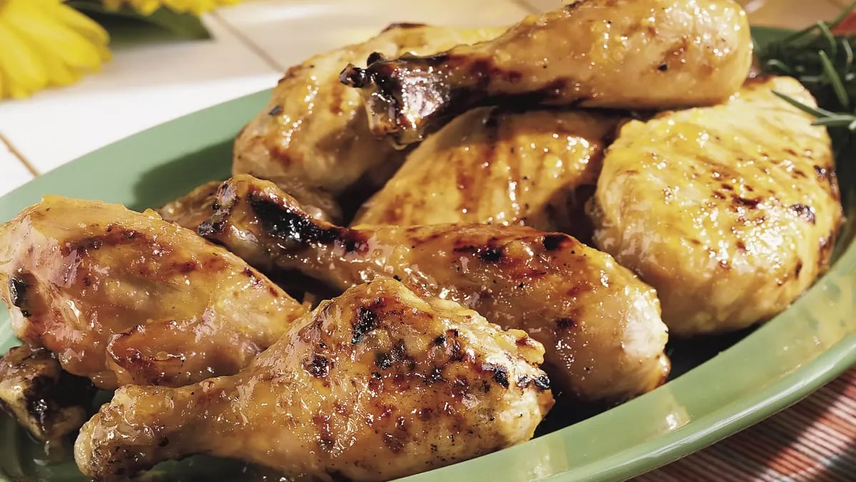 Grilled Chicken with Spicy Peach Glaze