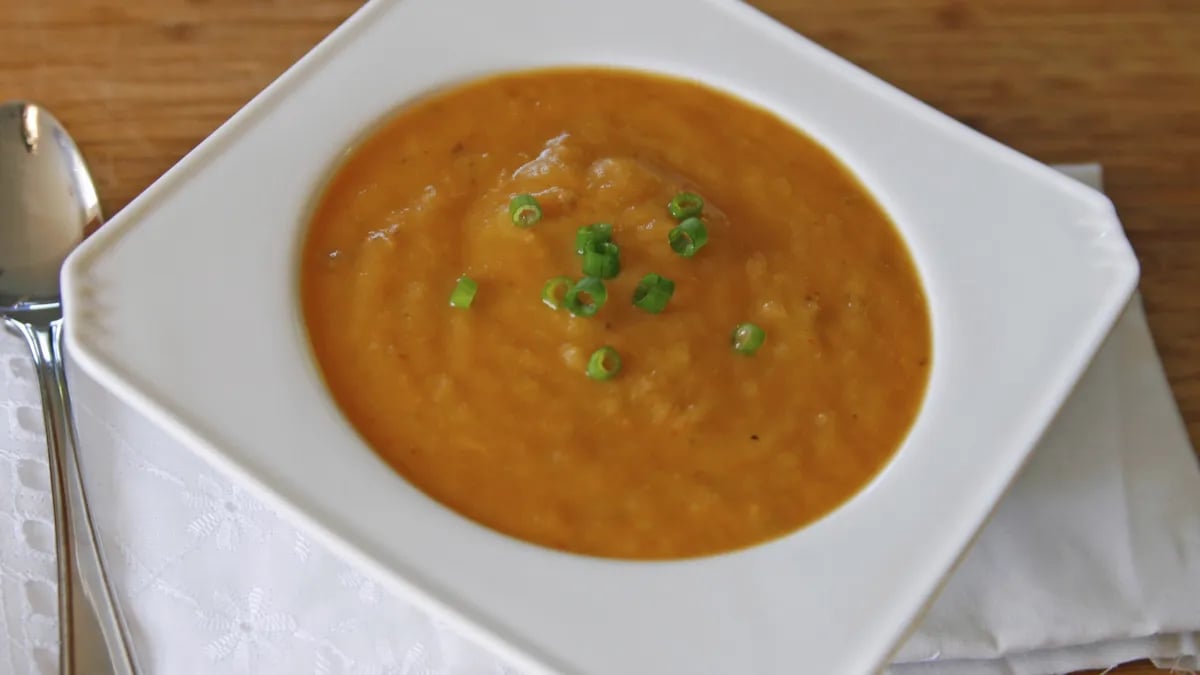 Spicy Sriracha-Potato-Leek Soup