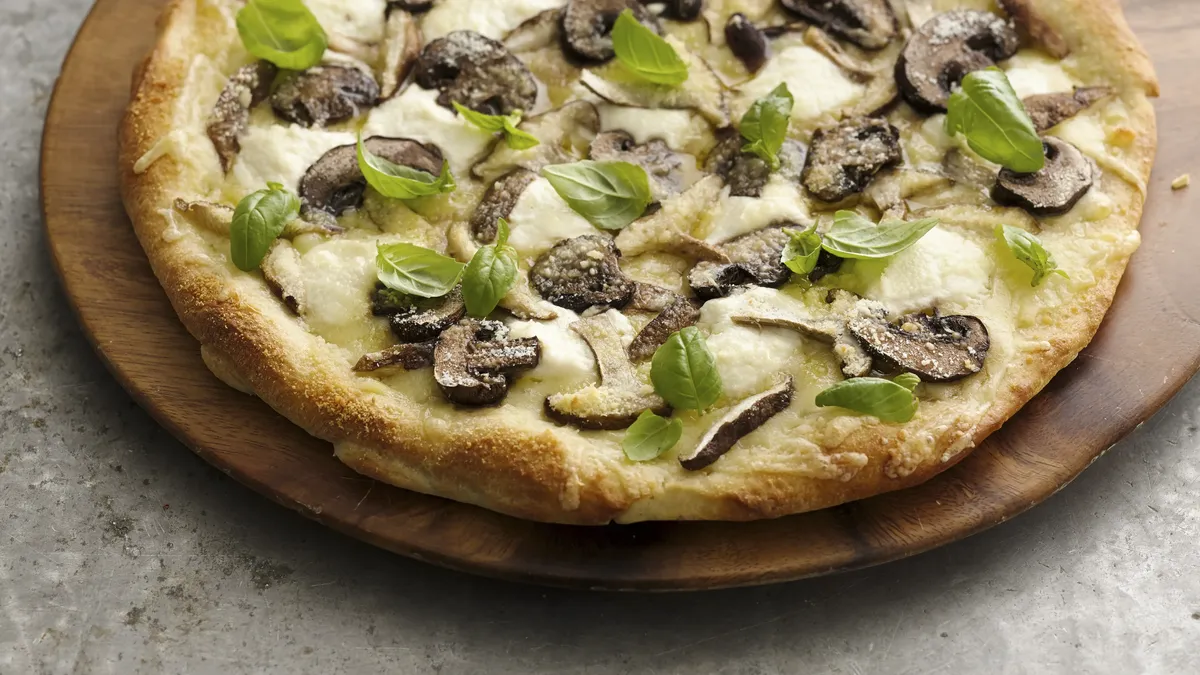 The Cheesy 'Shroom Pizza