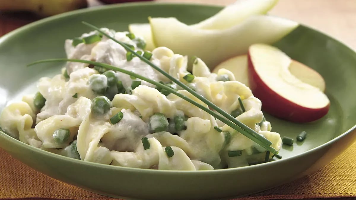 Slow-Cooker Chicken and Noodles Romanoff