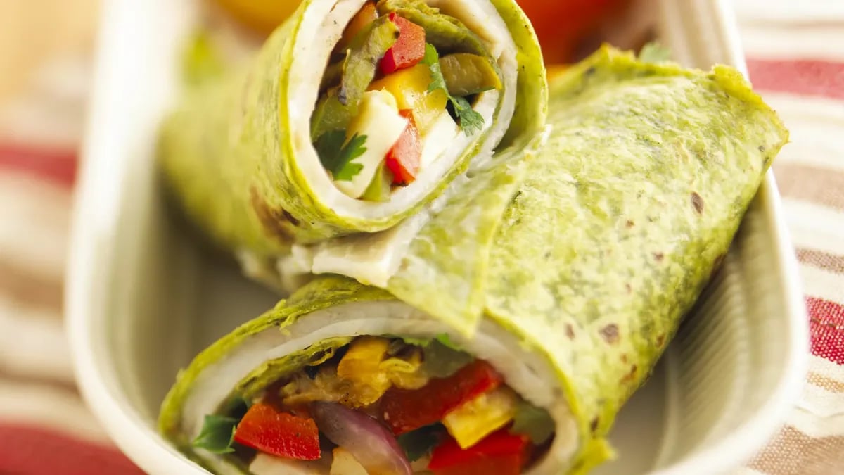 Skinny Veggie-Ranch Turkey Wraps