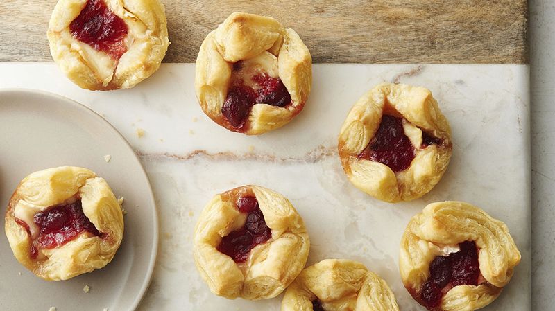 3-Ingredient Cranberry Brie Bites