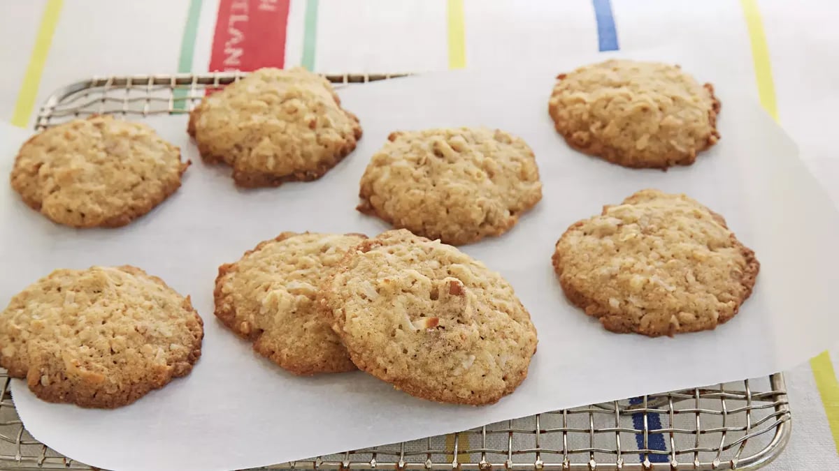 Crispy Oatmeal Coconut Cookies